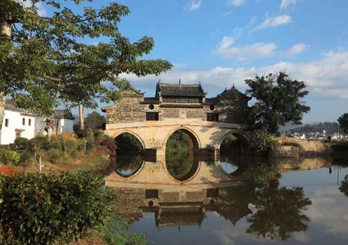 云南建水旅游小火车